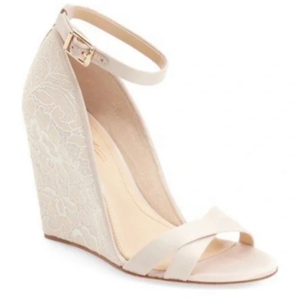 size 7 - vince camuto wedges